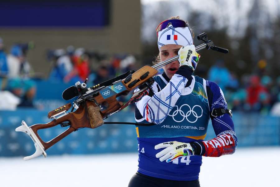 Julia Simon in mixed biathlon action