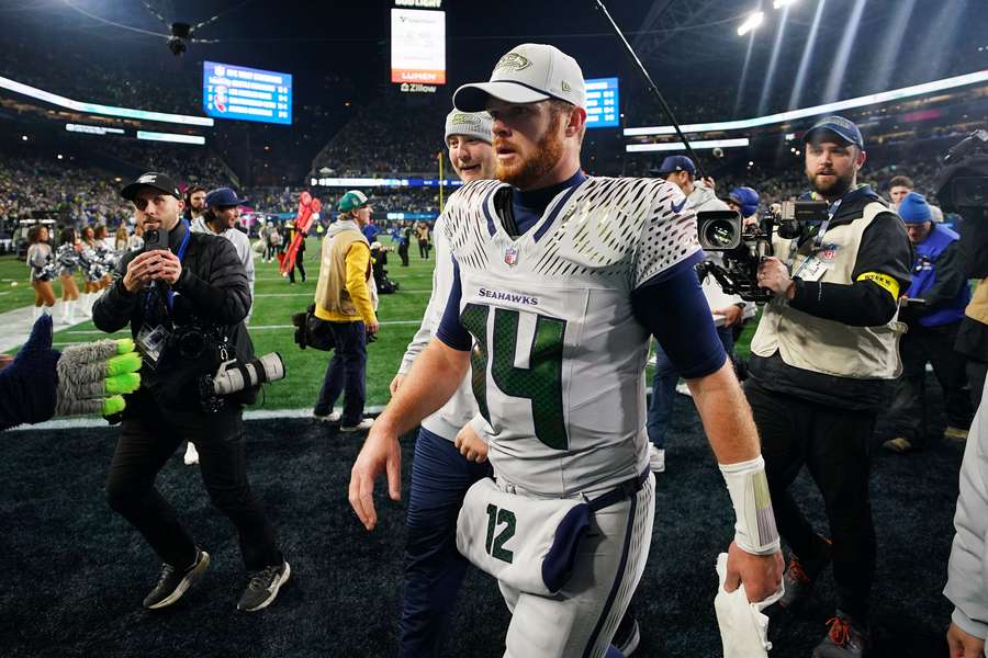Sam Darnold celebra un gran triunfo de los Seattle Seahawks ante sus rivales de la NFC Oeste.