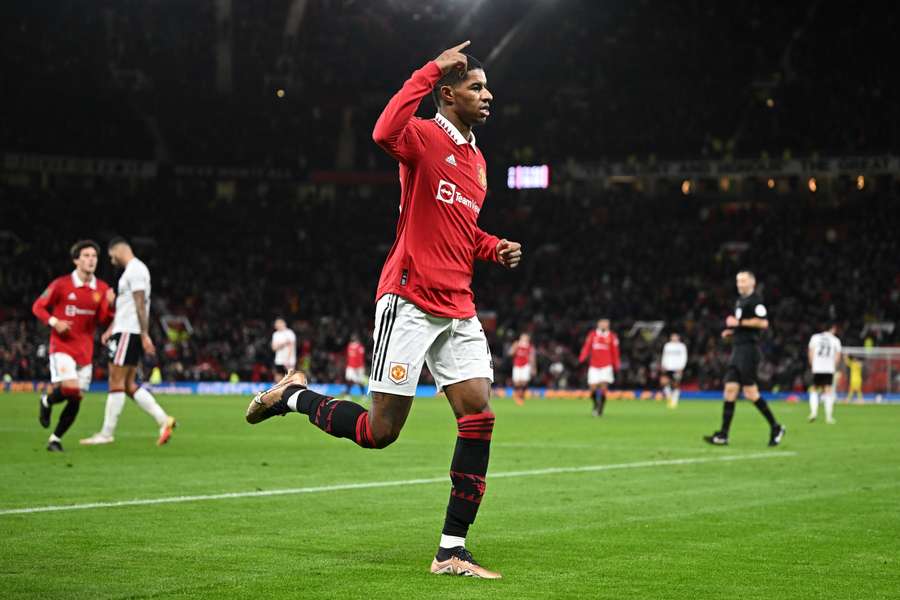 Rashford celebra uno de sus dos goles ante el Charlton