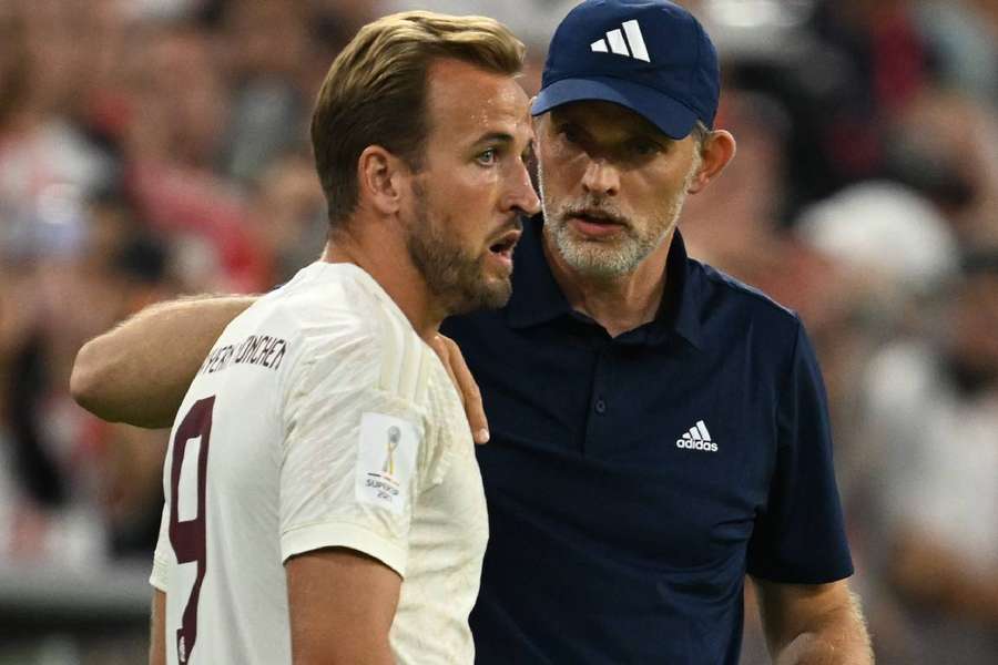 Harry Kane la debutul pentru Bayern, primește ultimele sfaturi de la antrenorul Thomas Tuchel