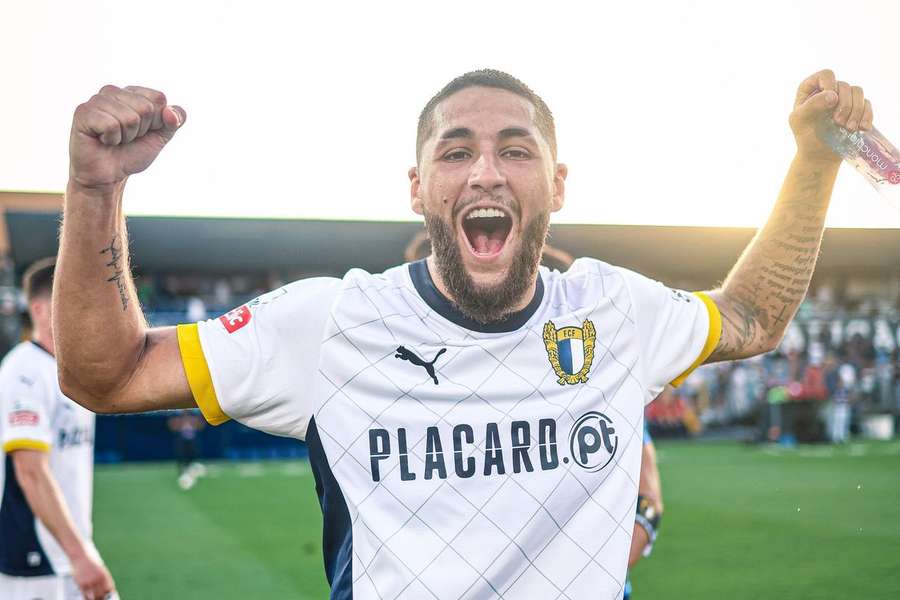 Aranda celebra no jogo com o Benfica