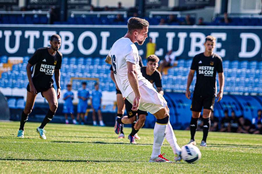 Famalicão empata com Lusitânia de Lourosa no segundo teste do dia
