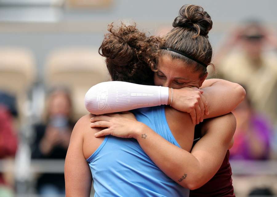 Sara Errani und Jasmine Paolini feiern.