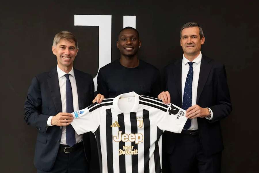 Kolo Muani už je hráčem Juventusu. Kolo Muani už je hráčem Juventusu.