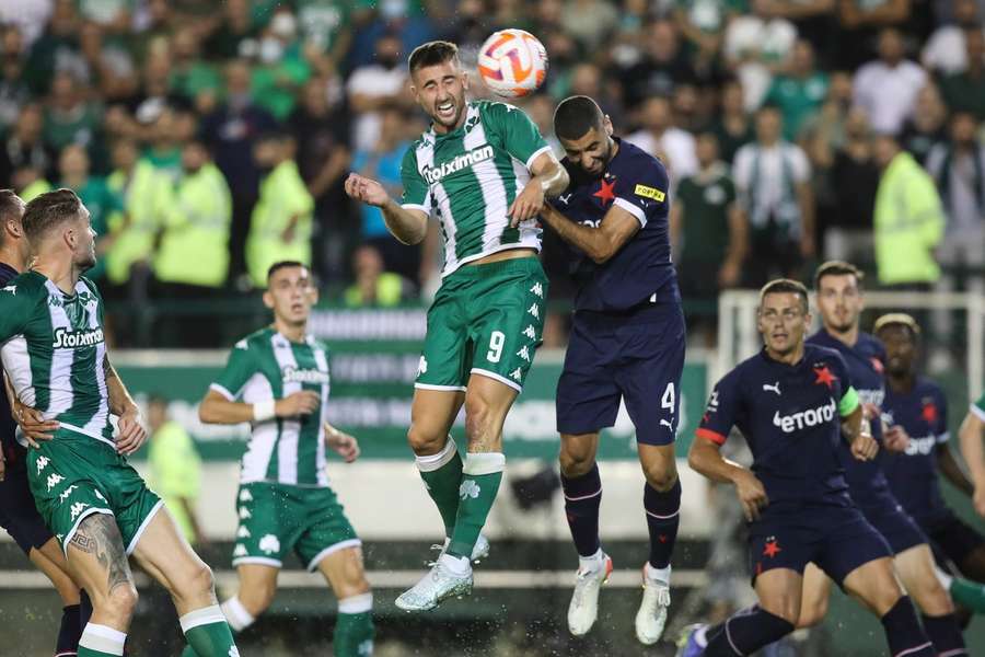 Slavia uhlídala v Aténách po remíze 1:1 postup.