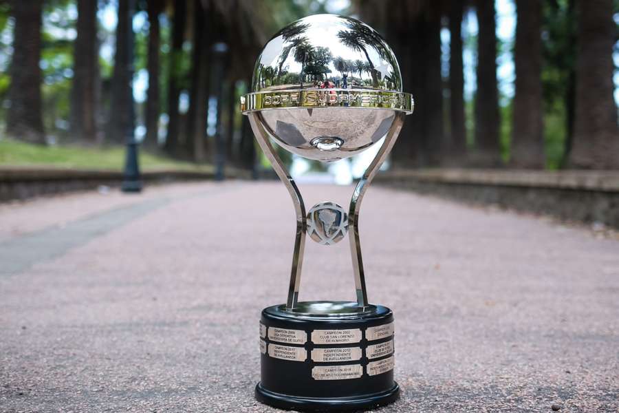 A Conmebol se antecipou e anunciou as sedes das duas próximas finais de Sul-Americana A Conmebol se antecipou e anunciou as sedes das duas próximas finais de Sul-Americana