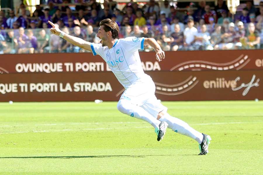 L'esultanza di Gilmour sulla rete dello 0-1 L'esultanza di Gilmour sulla rete dello 0-1