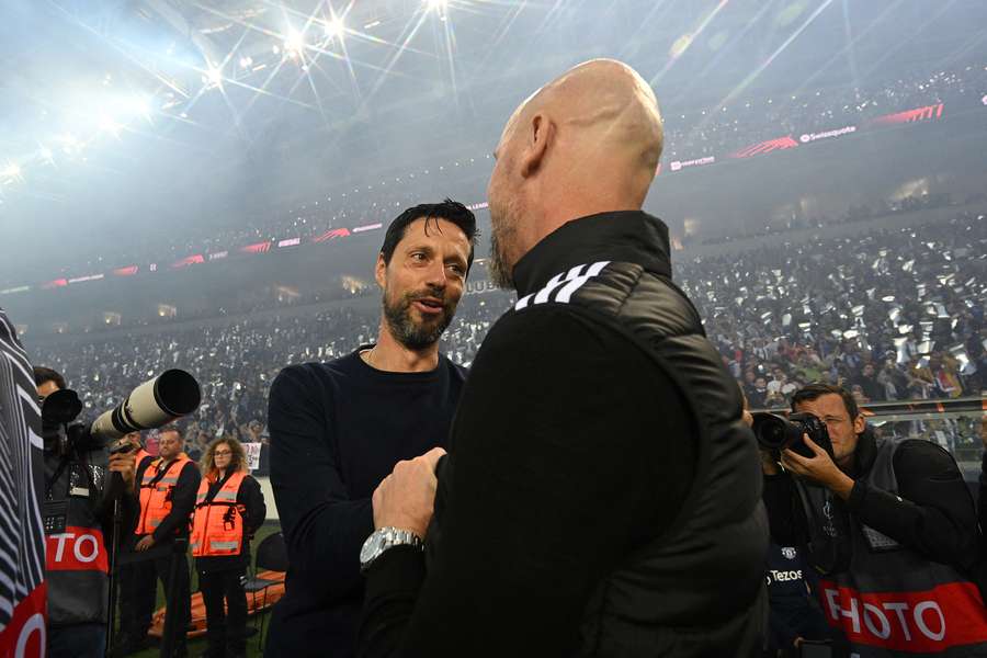 Vítor Bruno com Erik ten Hag, treinador do Manchester United