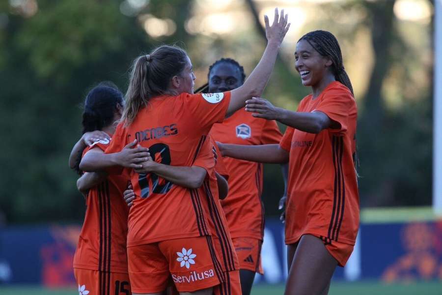 Jogadoras do Racing celebram