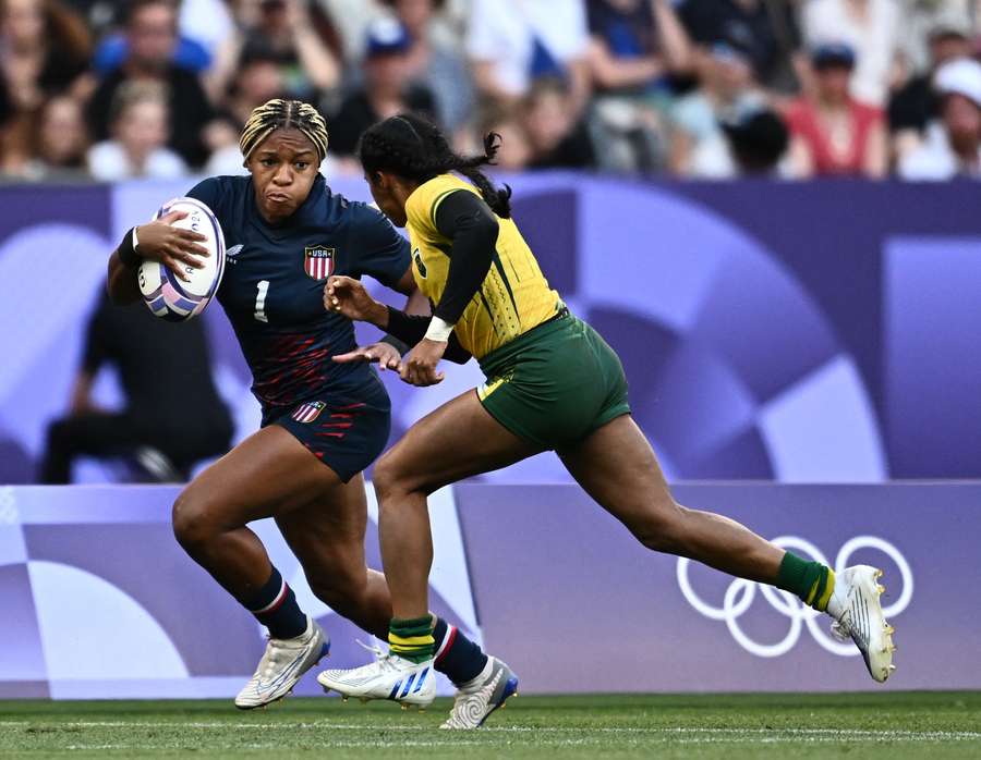 Thalia Costa of Brazil in action with Ariana Ramsey of United States