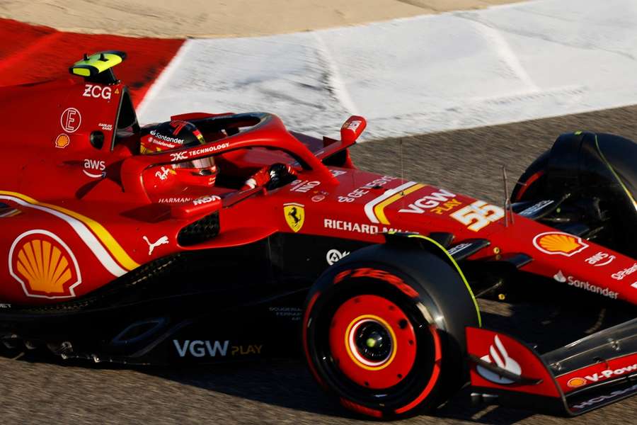 Sainz lapping the Bahrain circuit 