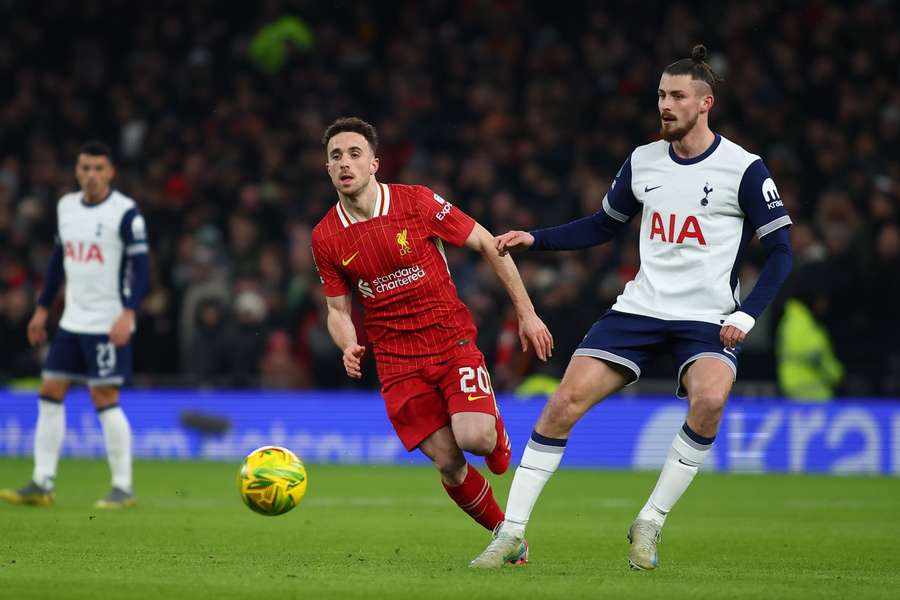 Radu Drăgușin, titular în centrul defensivei lui Tottenham 