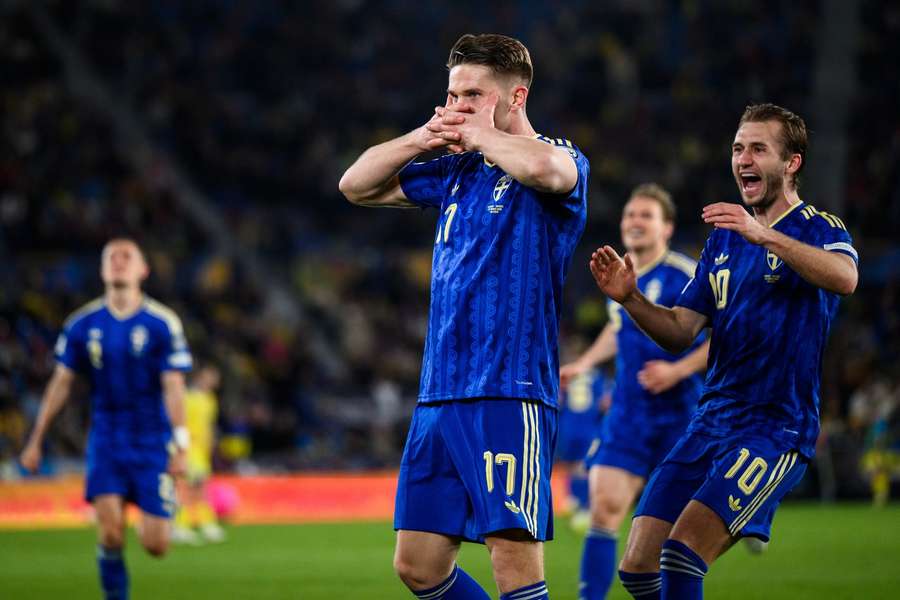 Viktor Gyokeres pulls out his trademark celebration