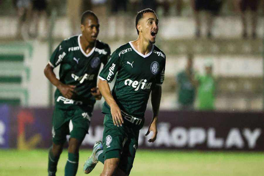 Ruan Rineiro anotou dois gols no primeiro tempo