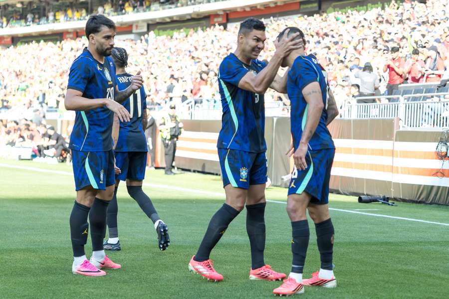 Casemiro, într-un amical cu Egipt, sărbătorind golul lui Bruno Guimarães.