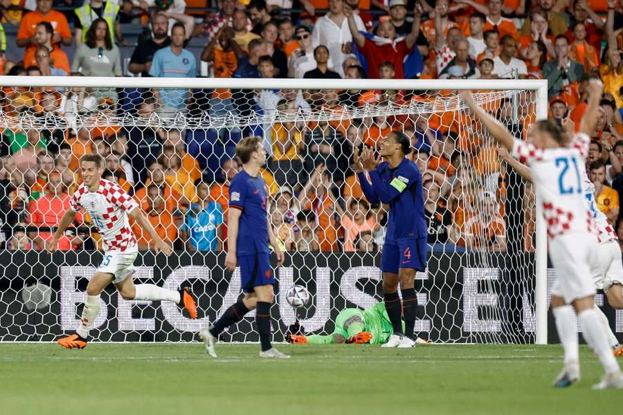 Kramaric marcó, de penalti, el empate de Croacia.