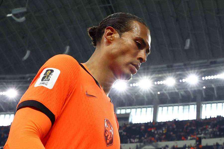 Van Dijk nebol po súboji spokojný.