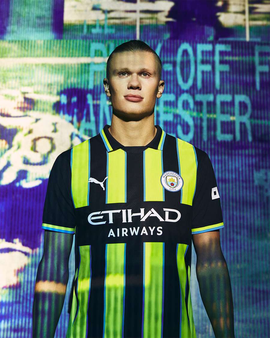 Manchester City away kit