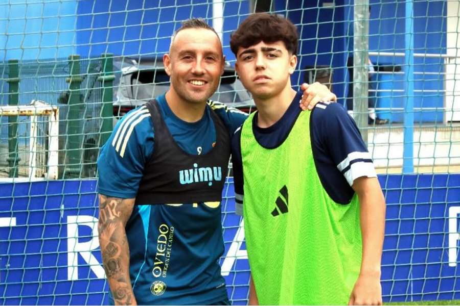 Santi y Enzo Cazorla en un entrenamiento del Real Oviedo Santi y Enzo Cazorla en un entrenamiento del Real Oviedo