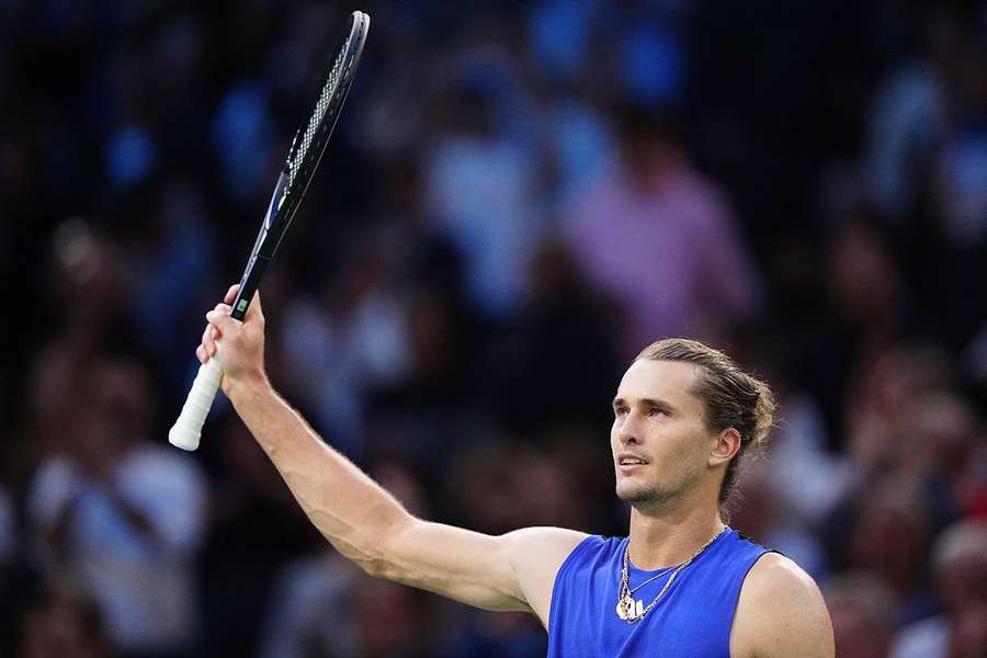 Alexander Zverev s'est qualifié en finale du Masters 1000 de Paris après avoir battu Rune samedi. 