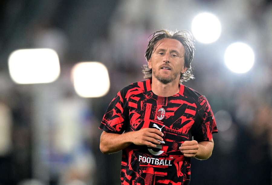 Modric durante il riscaldamento Modric durante il riscaldamento