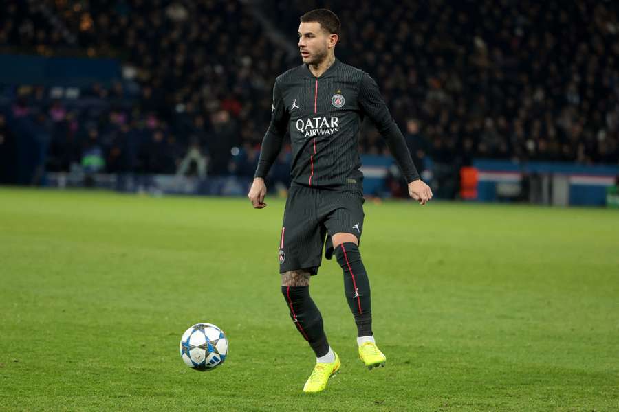 Lucas Hernandez frente ao Tottenham Lucas Hernandez frente ao Tottenham