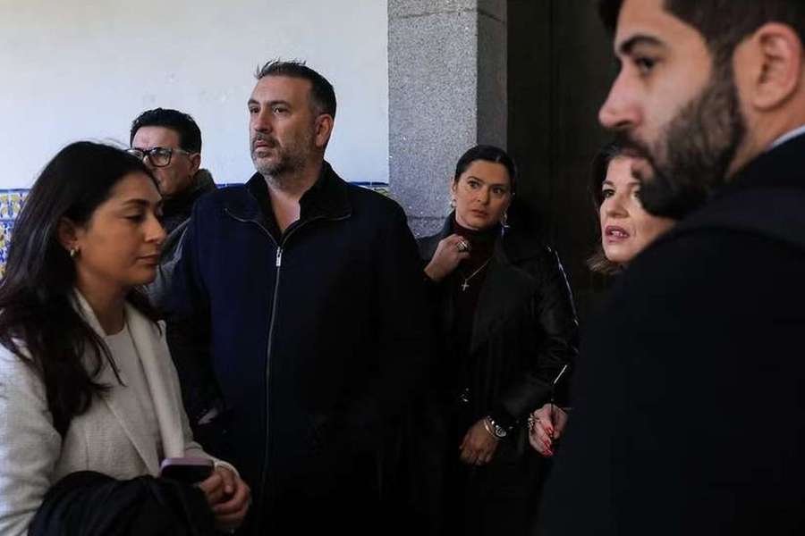Fernando Saúl e Sandra Madureira em tribunal