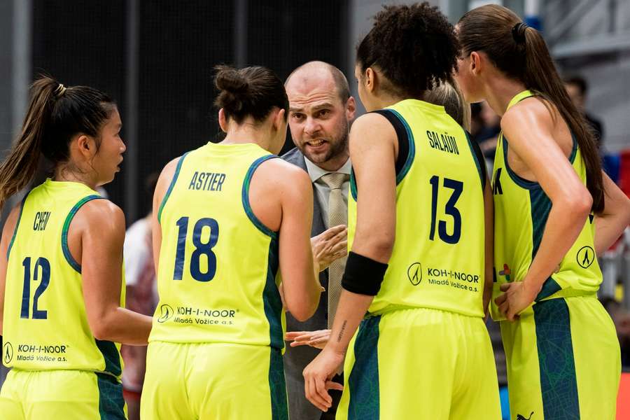 Basketbalistky USK Praha mají postup jistý. Basketbalistky USK Praha mají postup jistý.