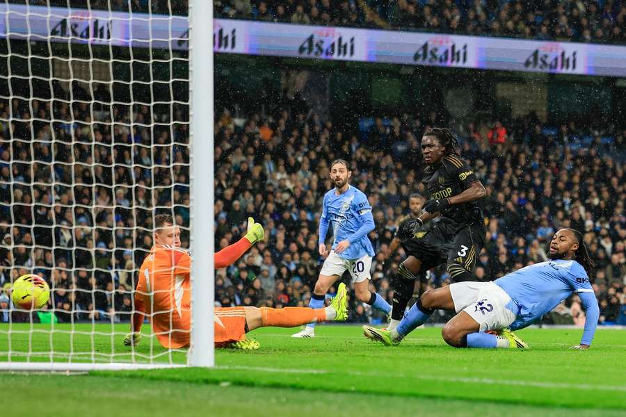 Manchester City's Antione Semenyo opens the scoring against Fulham