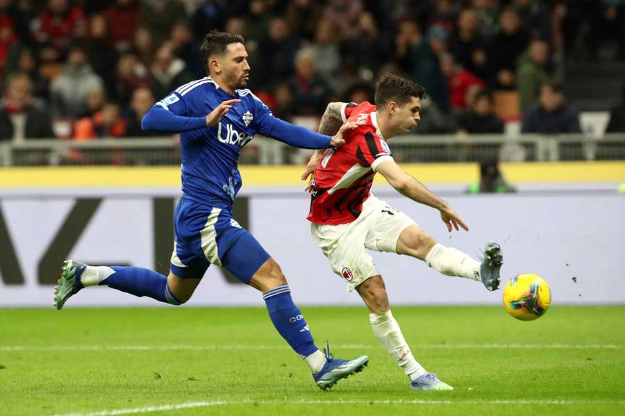 Duel din meciul AC Milan - Como din sezonul trecut