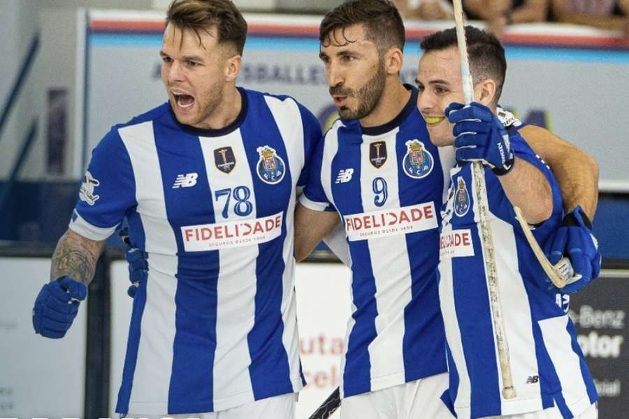 A festa dos jogadores do FC Porto na Catalunha