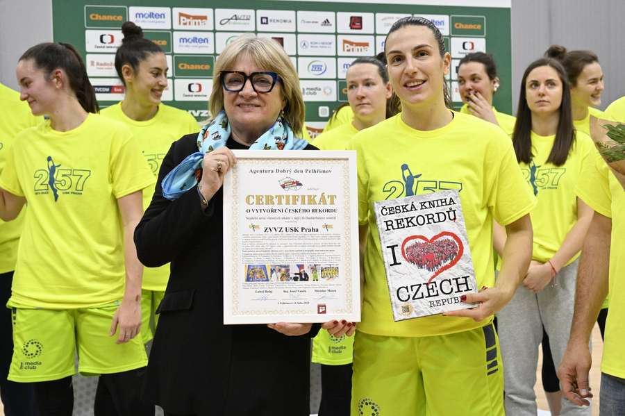Hejková a jej husársky kúsok je zapísaný v Českej knihe rekordov.