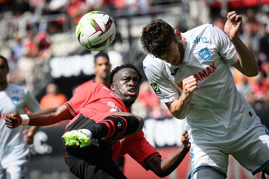O Rennes vacilou em casa contra time que veio da segundona