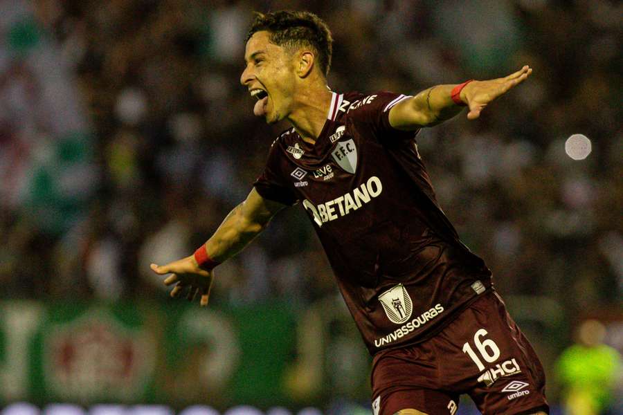 Diogo Barbosa marcou para o Flu nos acréscimos