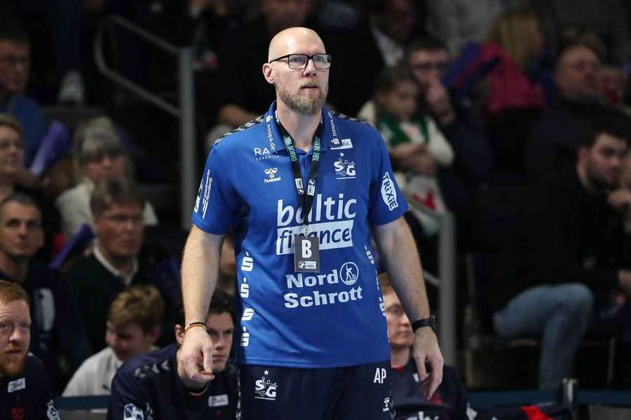 Ales Pajovic an der Seitenlinie gegen die Füchse.