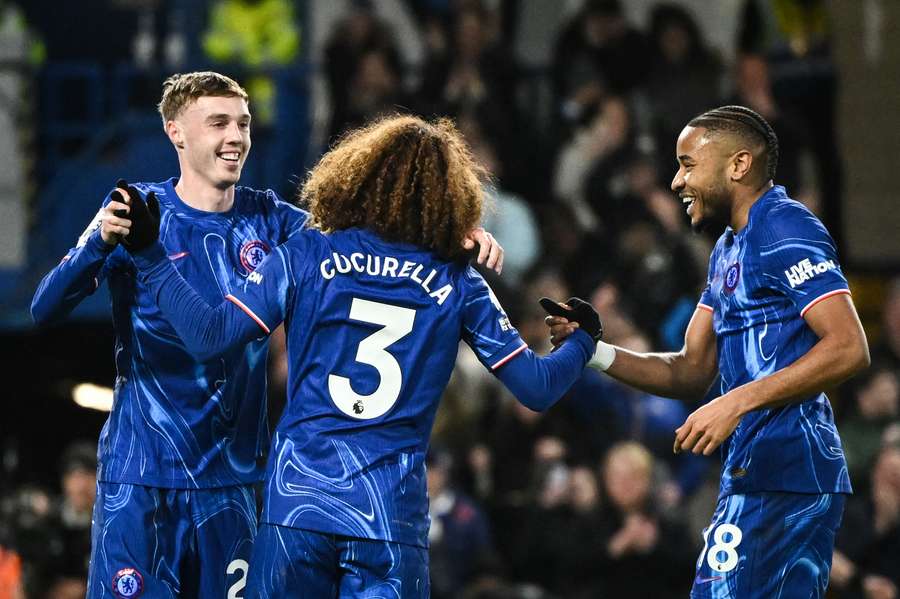 Cole Palmer sa vracia do akcie v drese Chelsea v rámci Konferenčnej ligy.