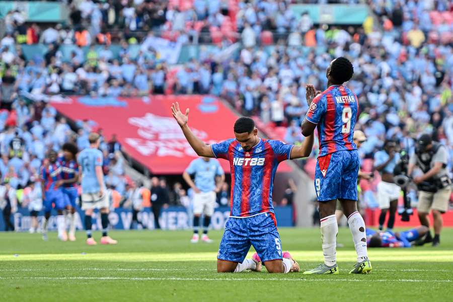 Lacroix associado a clubes de Liga dos Campeões