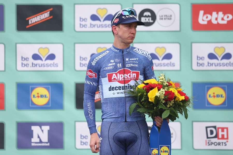 Kaden Groves slår Wout van Aert og tager sprintersejr