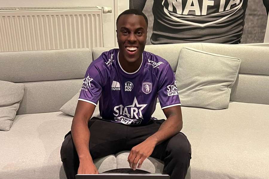 Oficial: Nilton Varela assina com o Beerschot Oficial: Nilton Varela assina com o Beerschot