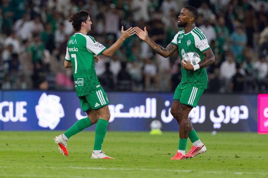 Trincão e Ivan Toney fizeram os golos do Al Ahli