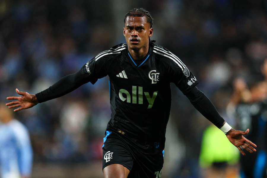 Kerwin Vargas é reforço do Athletico-PR Kerwin Vargas é reforço do Athletico-PR
