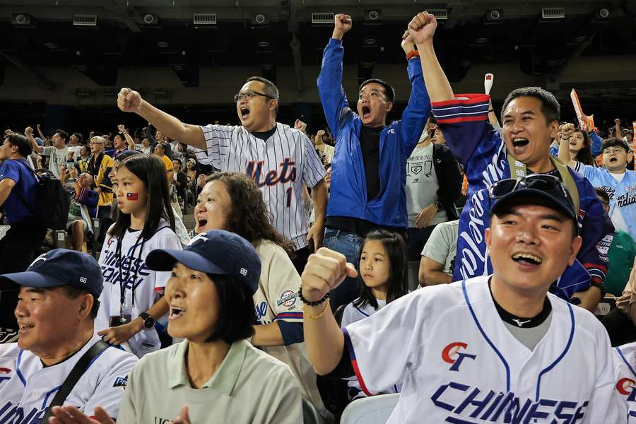 Fighters jets and winning baseball, Taiwanese baseball fans have a lot to celebrate