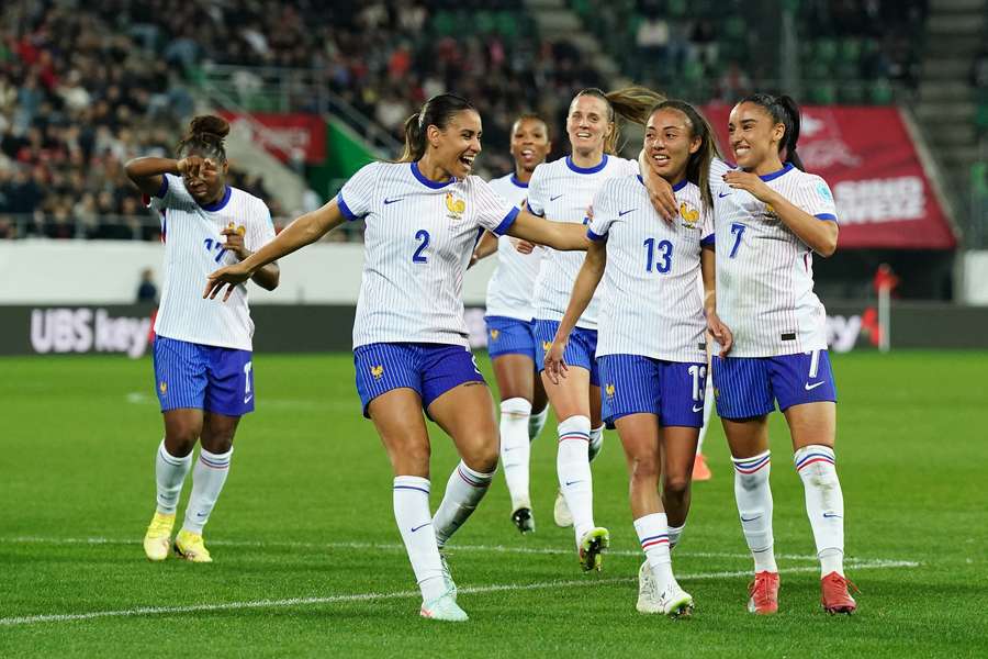 Les Bleues déroulent.