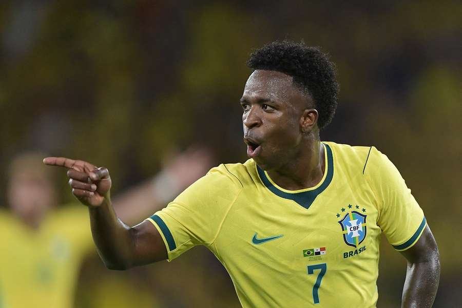 Vini JR. iniciou o amistoso com um golaço Vini JR. iniciou o amistoso com um golaço