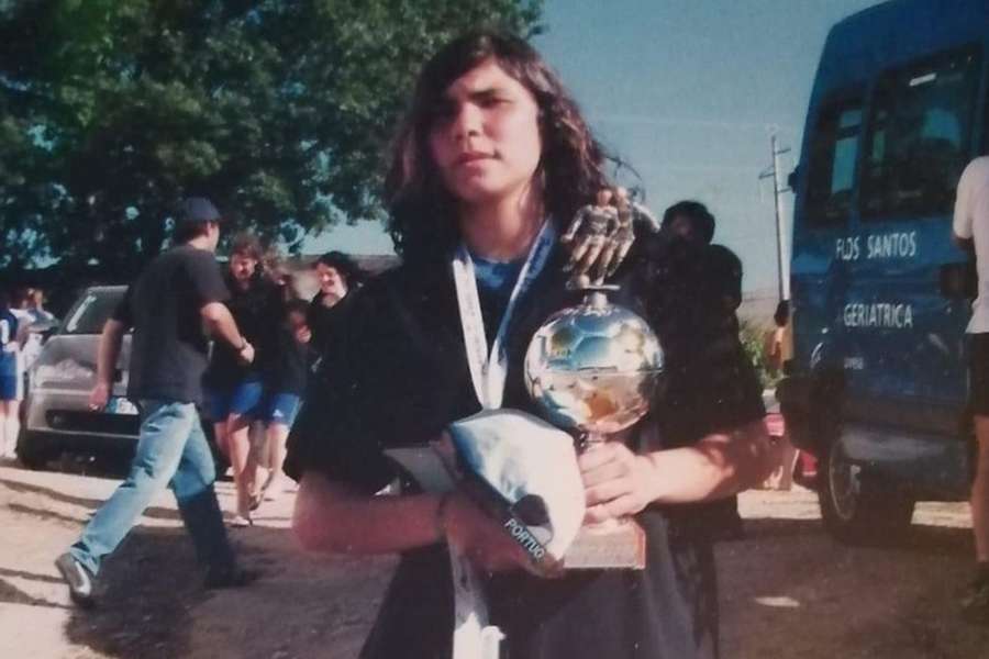 Ana com o troféu de melhor jogadora da Gouveia Cup Ana com o troféu de melhor jogadora da Gouveia Cup