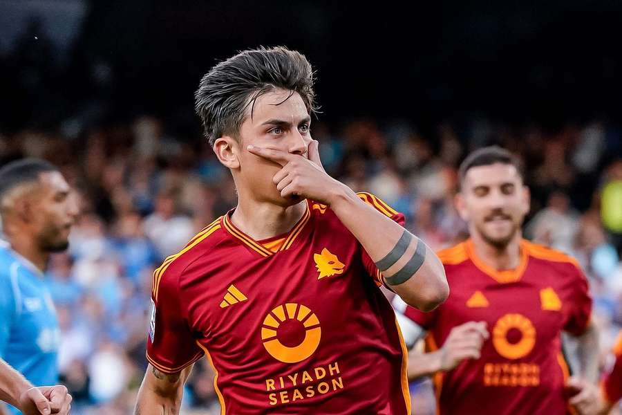 Dybala gav saudisk klub en lang næse: Roma-fans i glædesrus foran argentiners hjem