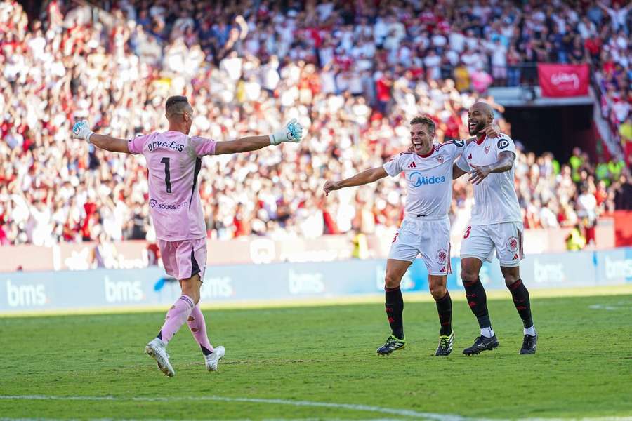 Sevilla přejela Barcelonu 4:1.