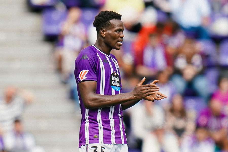 Zagueiro do Valladolid pode ser comprado pelo City e emprestado ao Lens