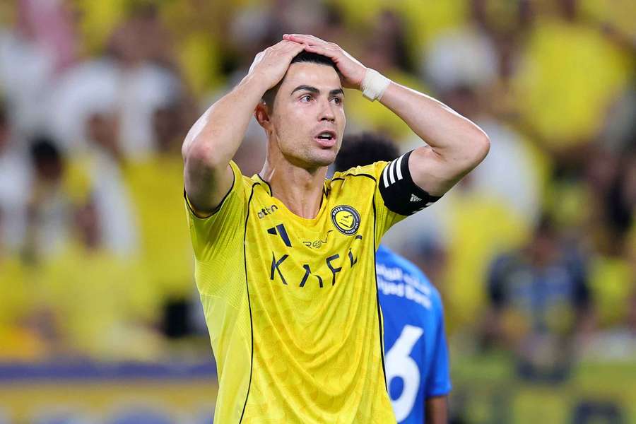 Al-Nassr z Ronaldo mógł zdobyć mistrzostwo, ale zremisował z Al-Hilal po kuriozalnym golu Al-Nassr z Ronaldo mógł zdobyć mistrzostwo, ale zremisował z Al-Hilal po kuriozalnym golu