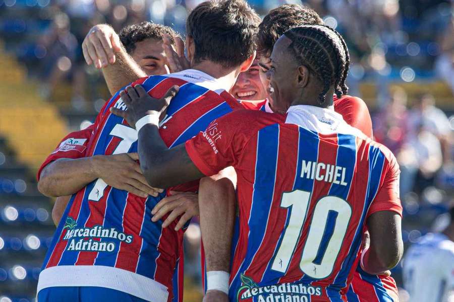 Felgueiras fez a festa em casa